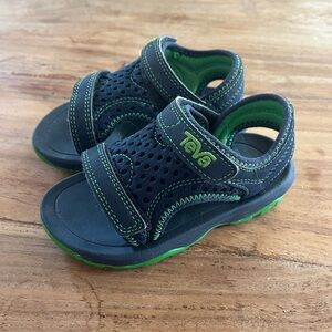 EUC Teva Psyclone XLT Toddler boys velcro sandals (size 7)